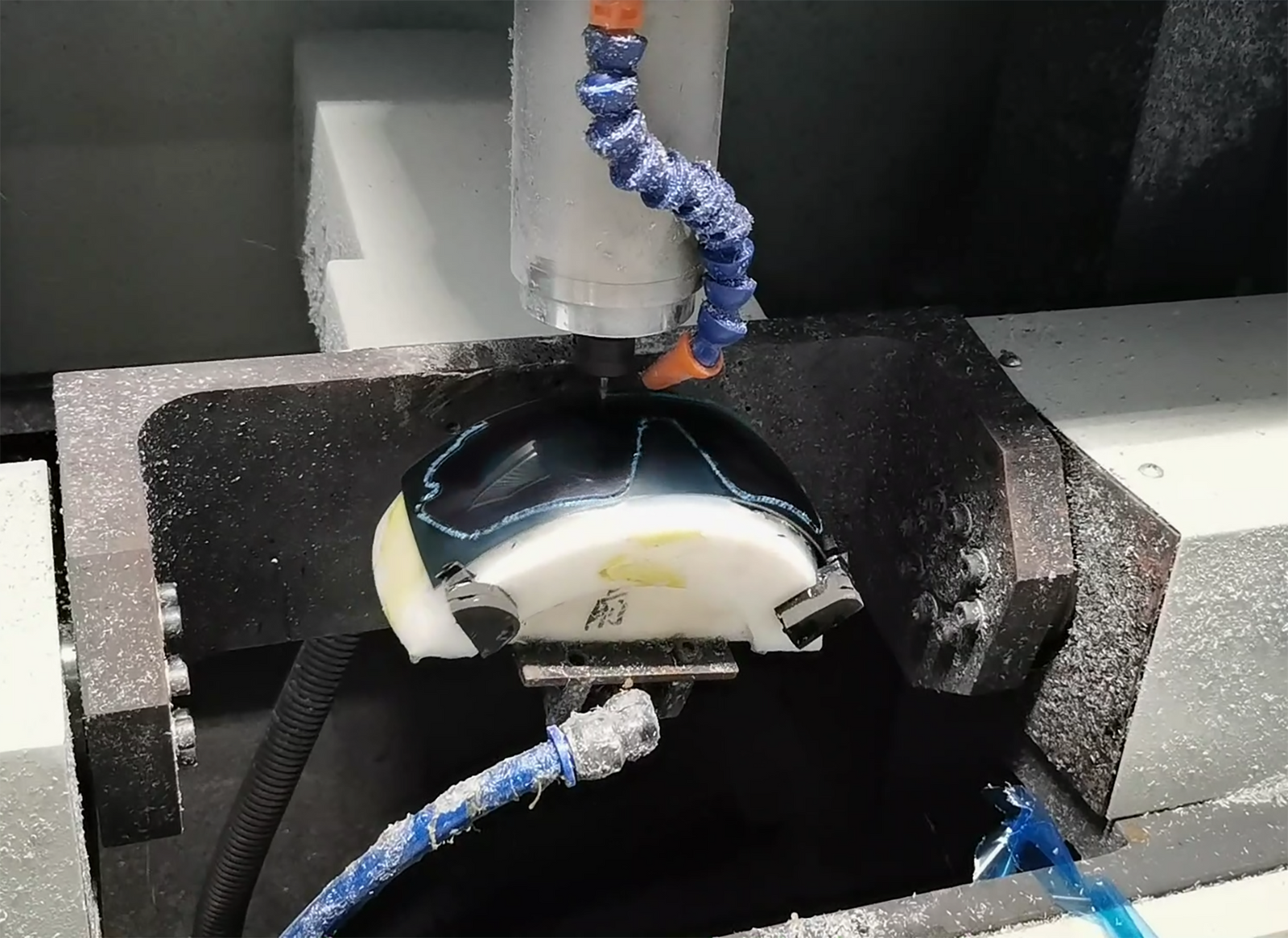 CNC Lens Cutting & Fitting